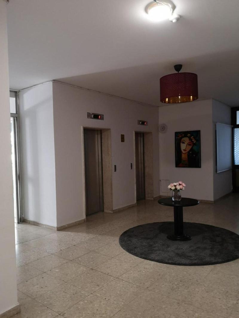 Sun Hall Beach Hotel Apts - Lobi