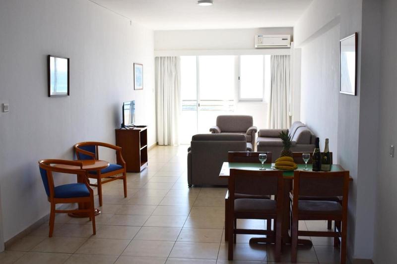 Sun Hall Beach Hotel Apts - Oda