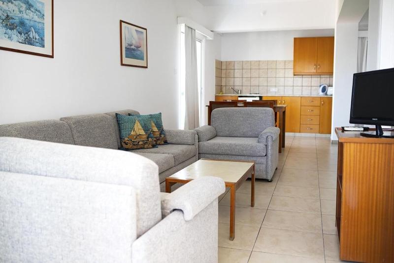 Sun Hall Beach Hotel Apts - Oda