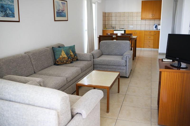 Sun Hall Beach Hotel Apts - Oda
