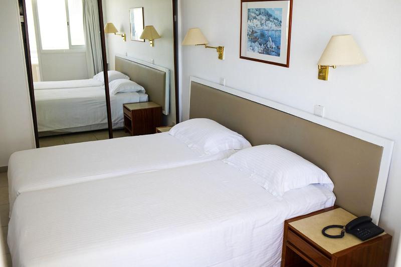Sun Hall Beach Hotel Apts - Oda