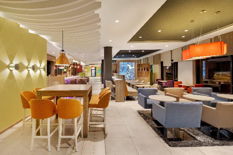 Holiday Inn Dusseldorf City Toulouser All - Bar