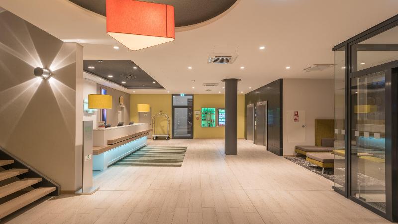 Holiday Inn Dusseldorf City Toulouser All - Lobi