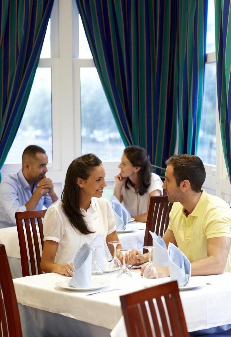 Balneario De Acuna - Restoran