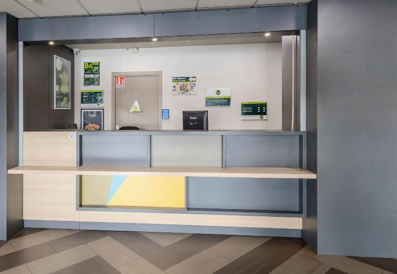 Comfort Hotel Albi - Lobi