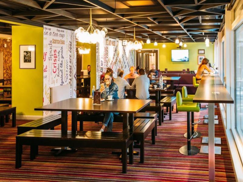 Safestay Holland Park - Bar
