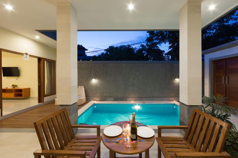 Paisa Villa Seminyak - Oda
