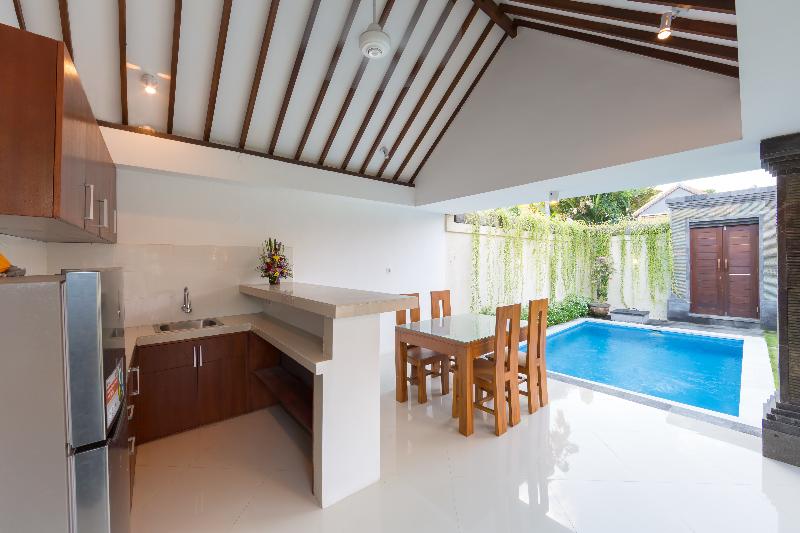 Paisa Villa Seminyak - Havuz