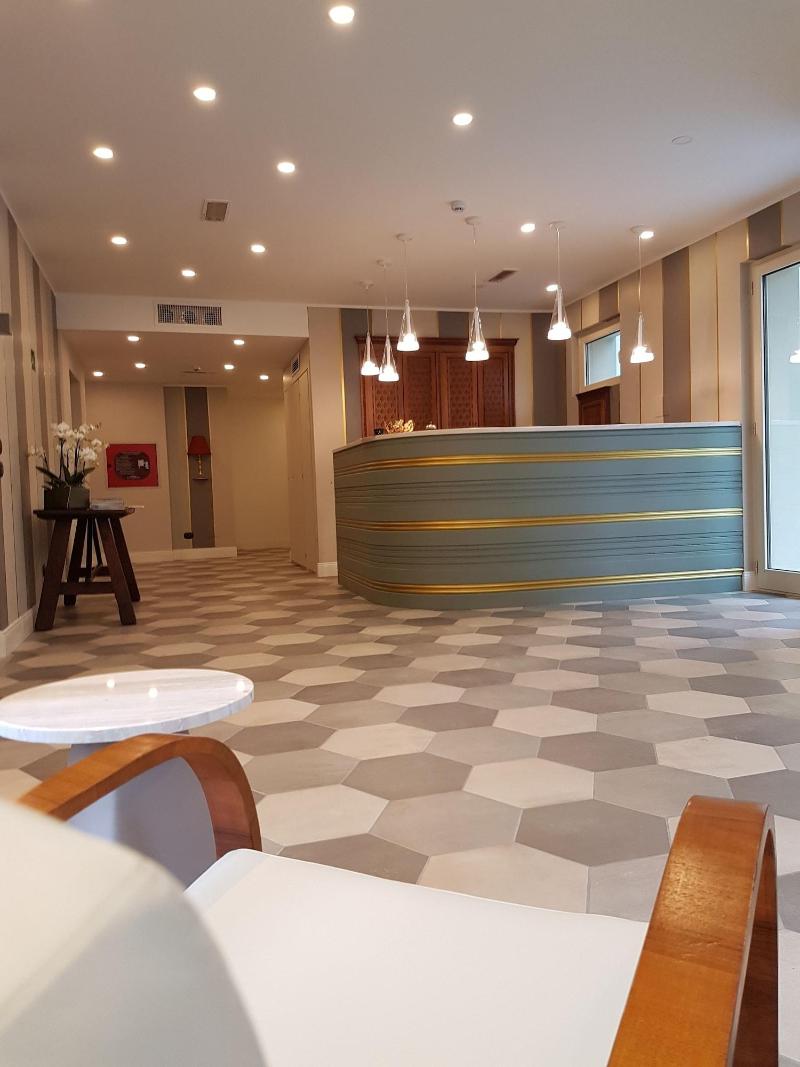 Al Campanile Aparthotel & Suite - Lobi