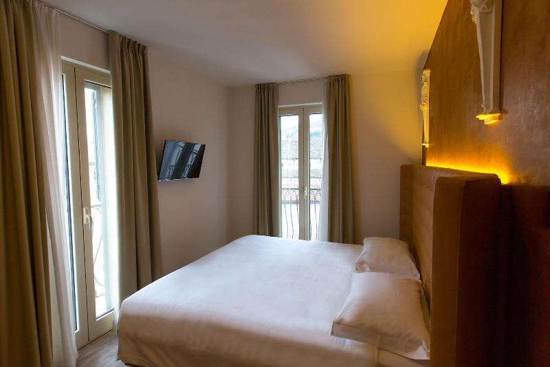 Al Campanile Aparthotel & Suite - Oda