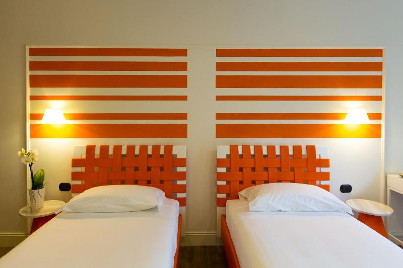 Al Campanile Aparthotel & Suite - Oda