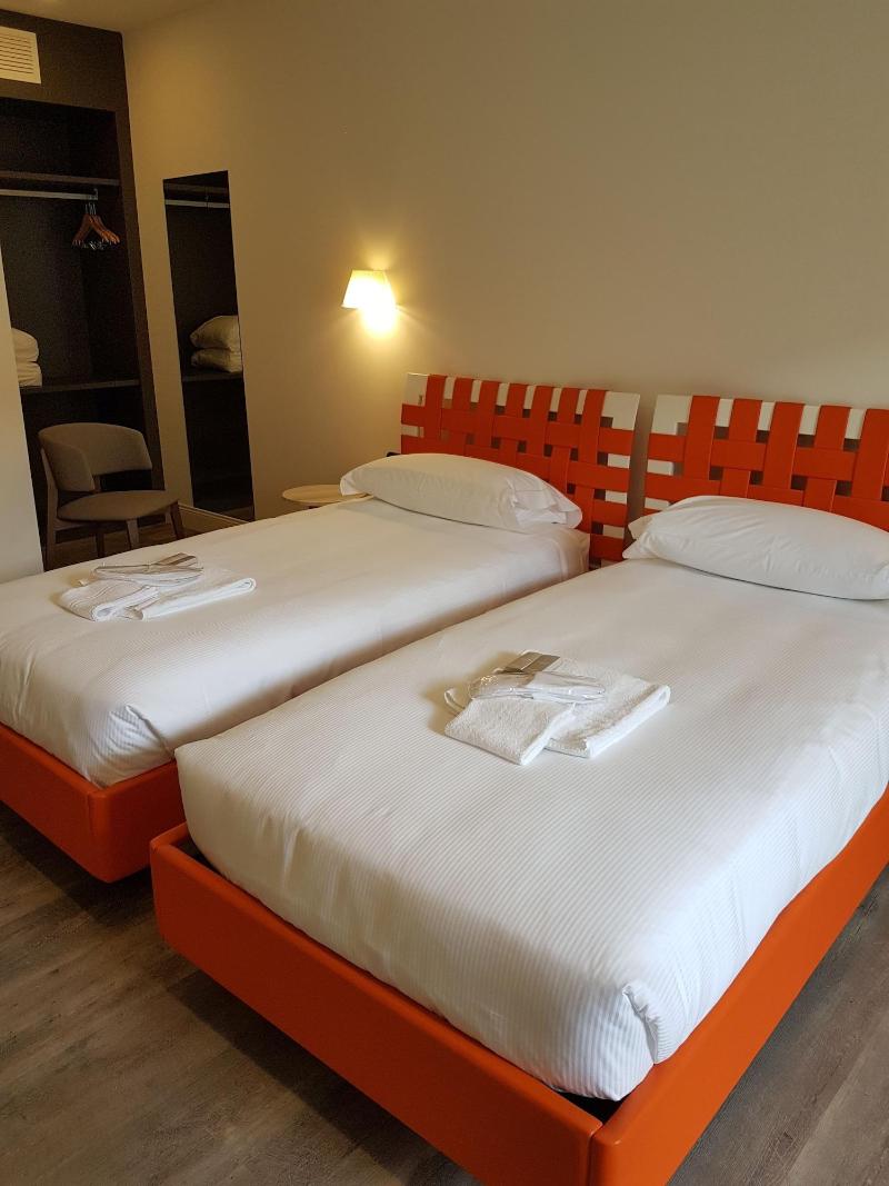 Al Campanile Aparthotel & Suite - Oda