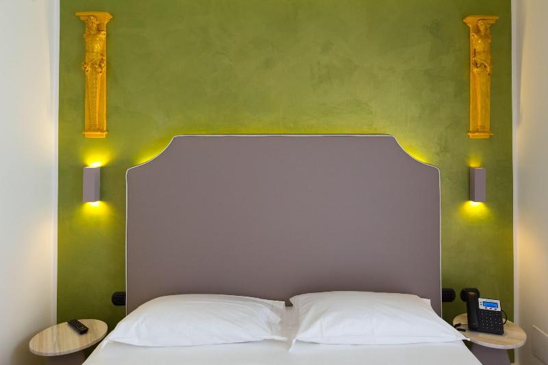 Al Campanile Aparthotel & Suite - Oda