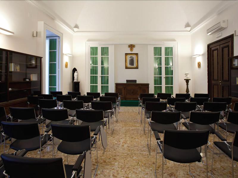 Villa Crawford - Toplantı