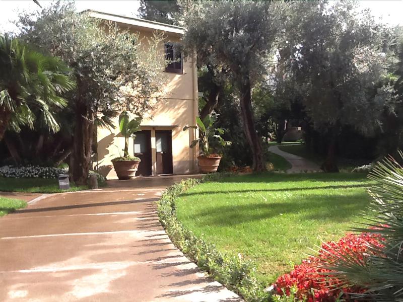 Villa Crawford - Genel