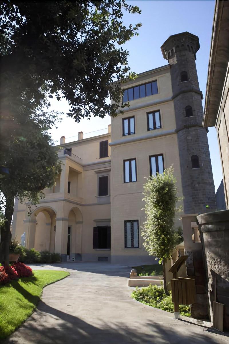 Villa Crawford - Genel