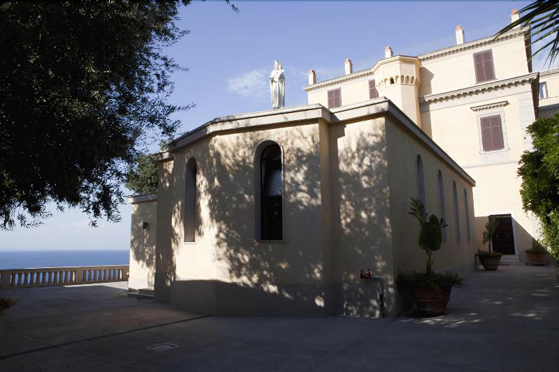 Villa Crawford - Genel