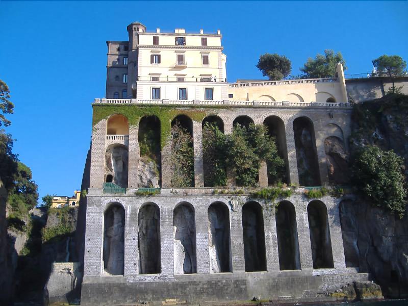 Villa Crawford - Genel
