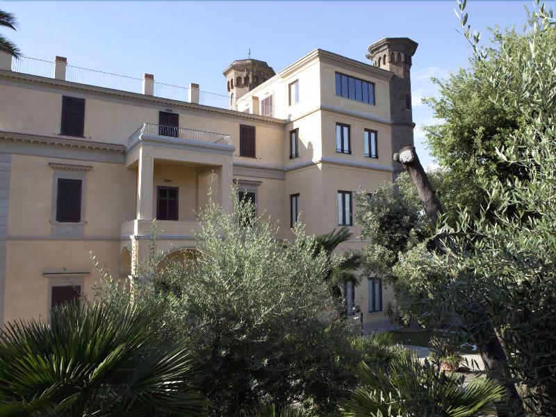 Villa Crawford - Genel