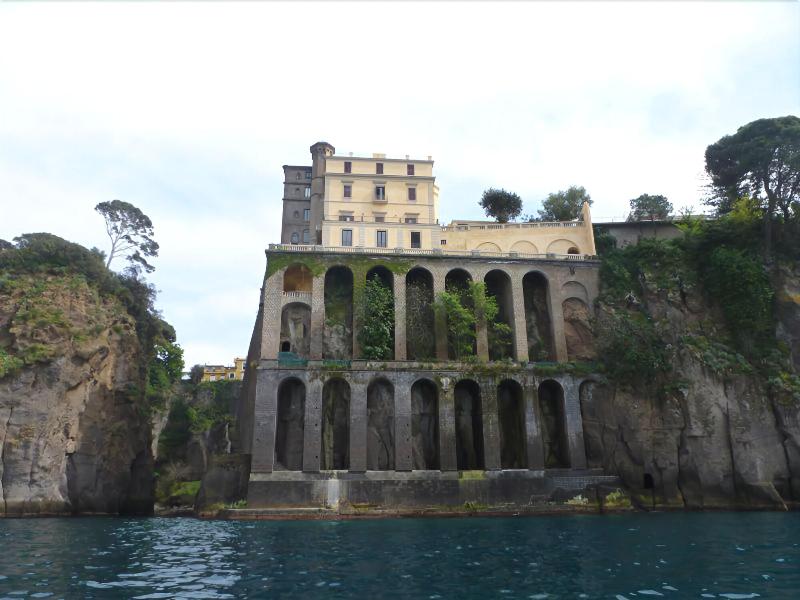 Villa Crawford - Genel