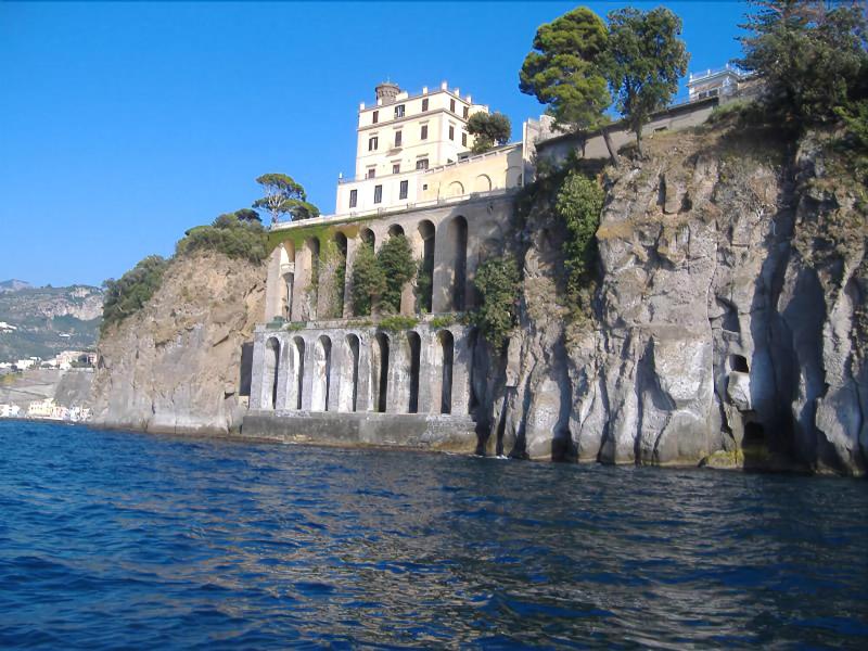 Villa Crawford - Genel