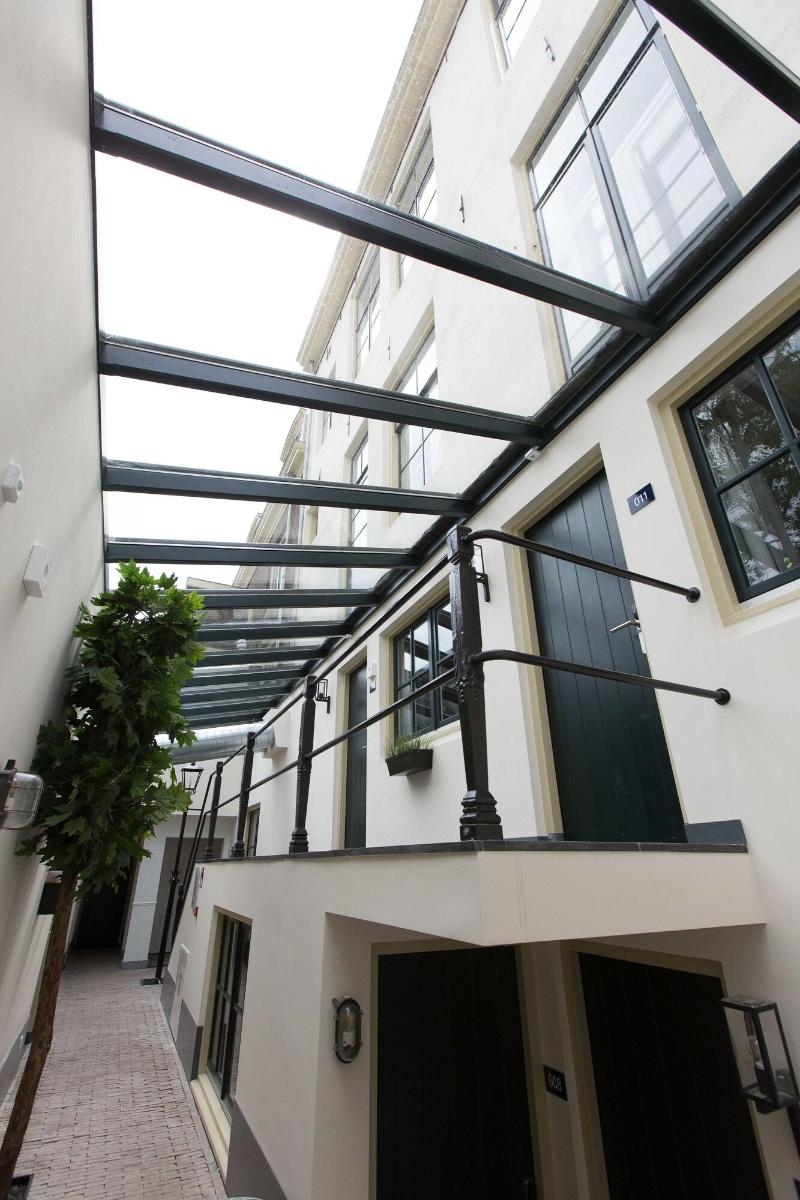 Eye Hotel - Lobi