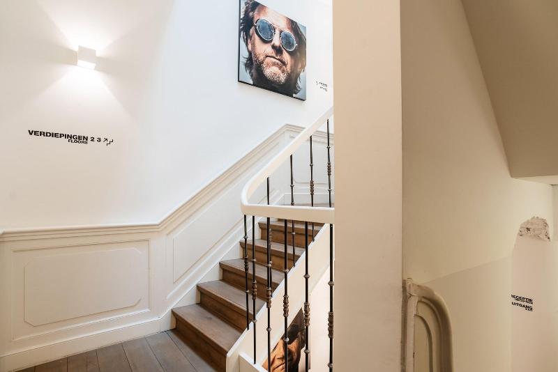 Eye Hotel - Lobi