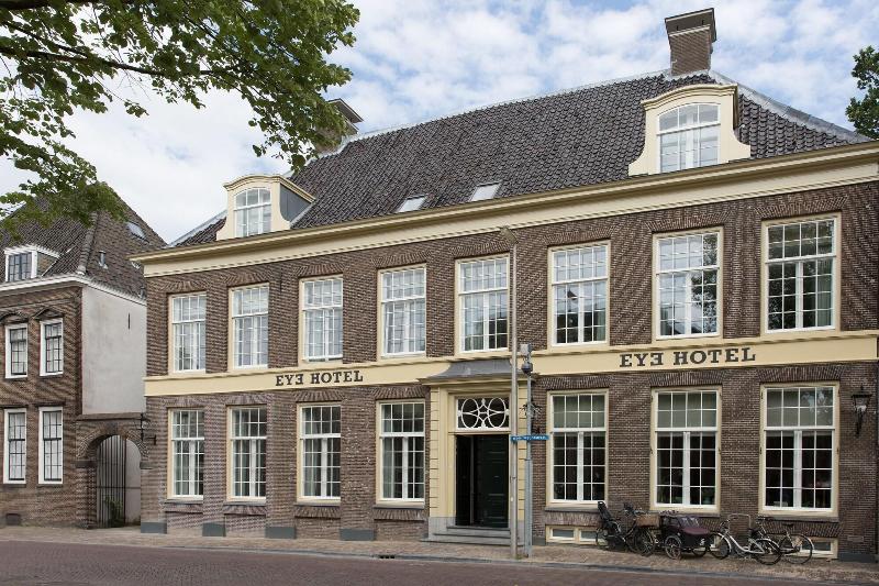 Eye Hotel - Genel
