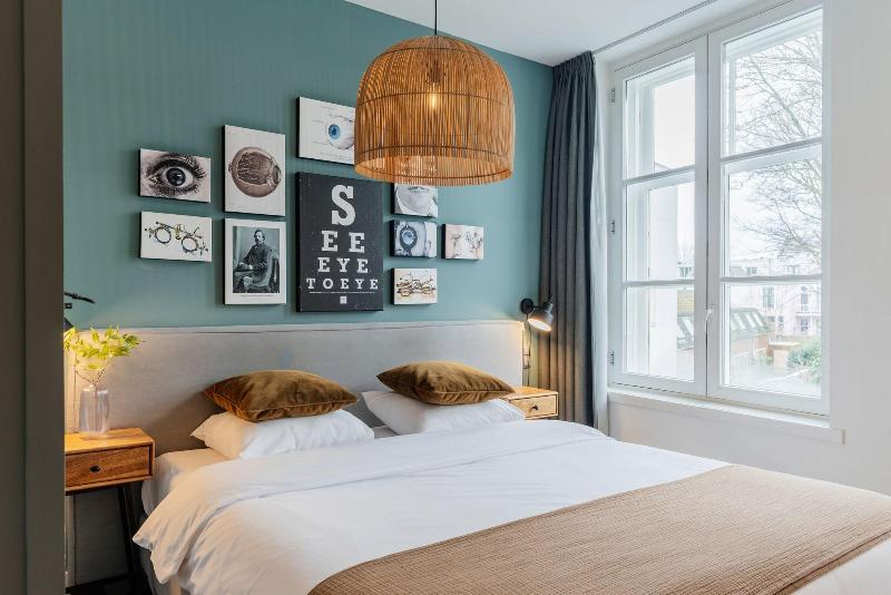 Eye Hotel - Genel