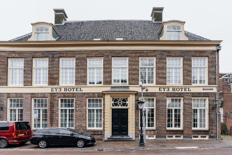 Eye Hotel - Genel