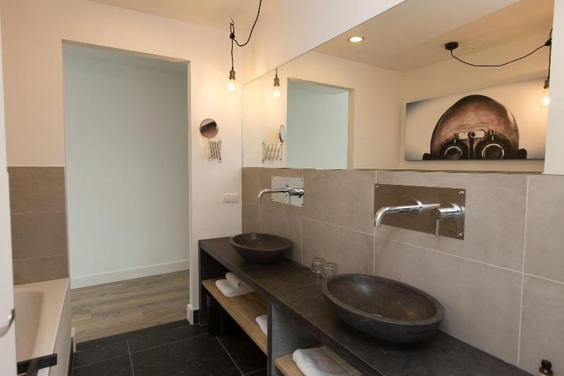 Eye Hotel - Oda