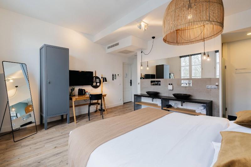 Eye Hotel - Oda