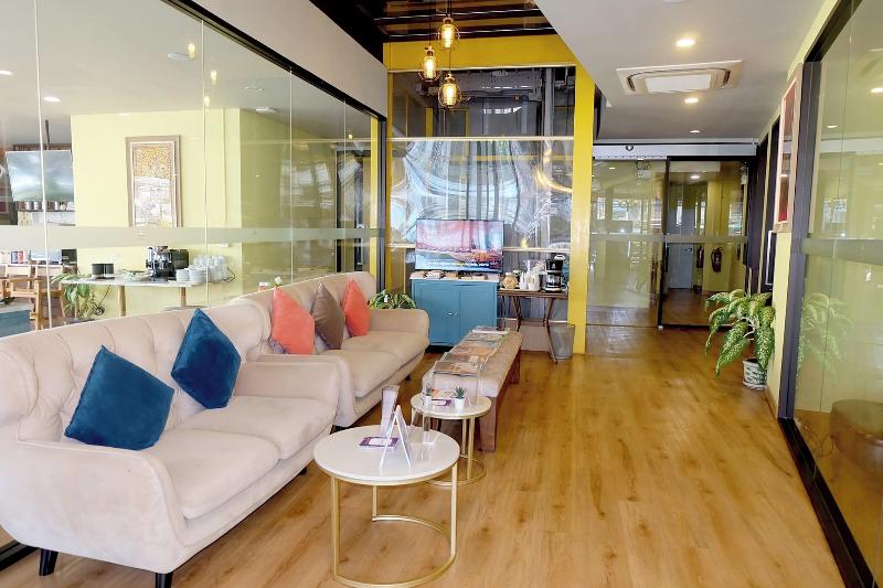 Siri Oriental Bangkok Hotel - Lobi