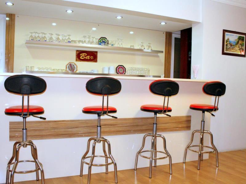 Kuk Hotel - Bar