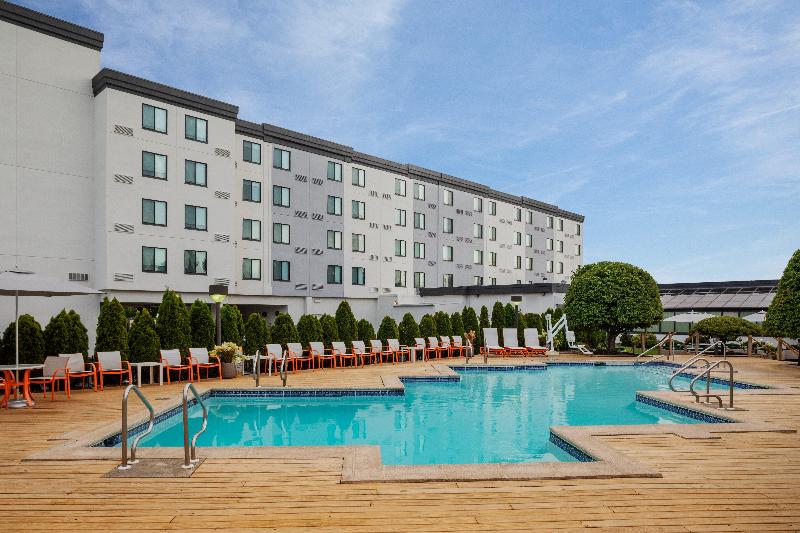 Holiday Inn Hasbrouck Heights-Meadowlands - Havuz