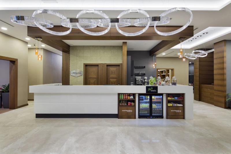 Hampton By Hilton Istanbul Atakoy - Bar