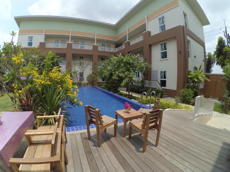 U Tiny Boutique Suvarnabhumi Airport Hotel - Havuz