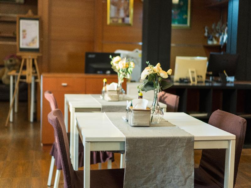 U Tiny Boutique Suvarnabhumi Airport Hotel - Restoran
