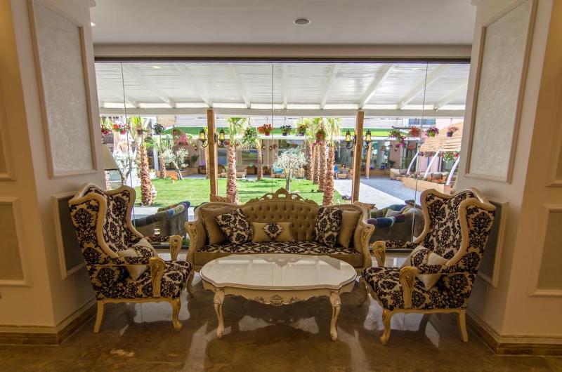 Phoenicia Royal - Lobi