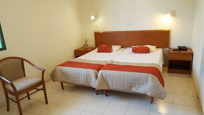 Mandalena Hotel Apts - Oda