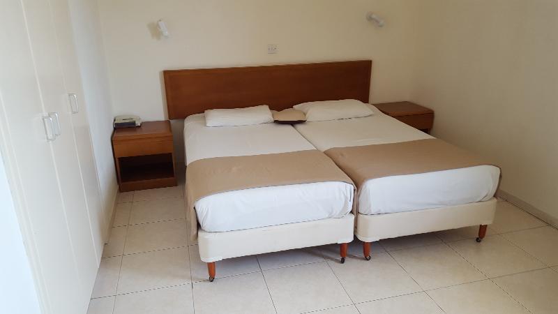 Mandalena Hotel Apts - Oda
