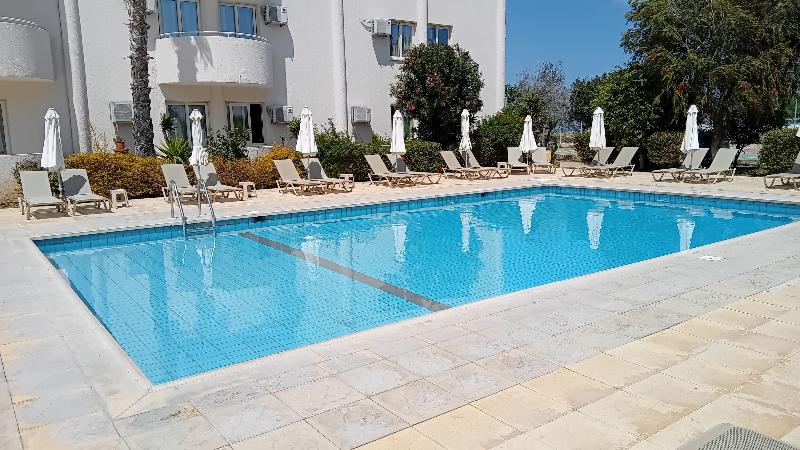 Mandalena Hotel Apts - Havuz