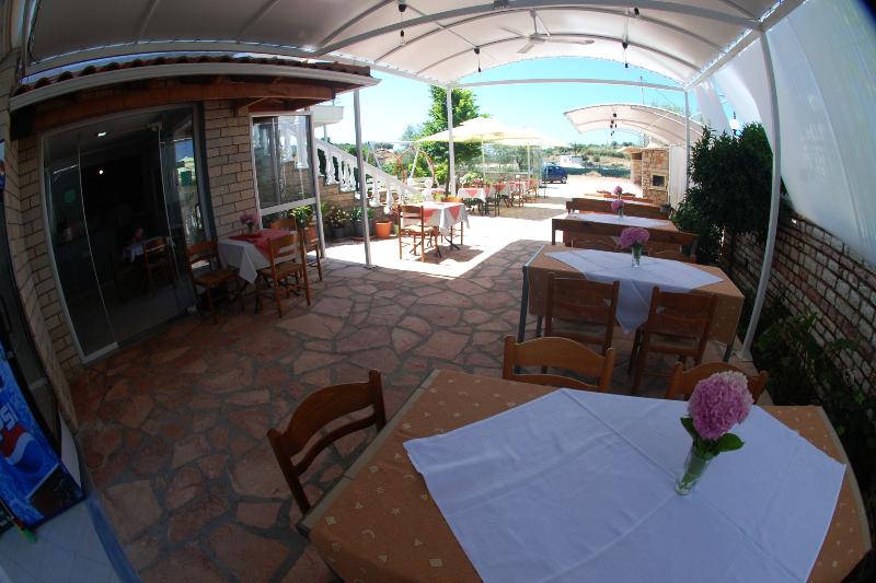 Hotel Chris - Genel