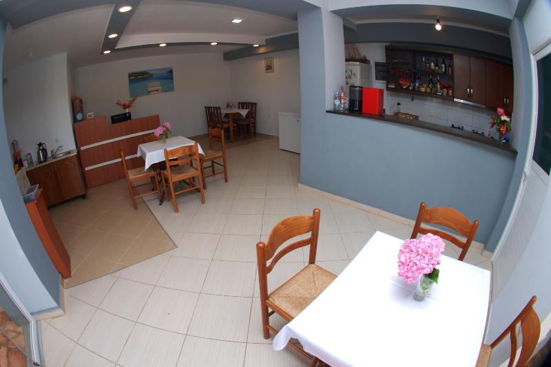 Hotel Chris - Genel