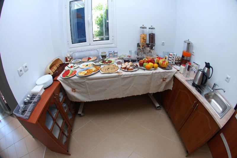 Hotel Chris - Genel