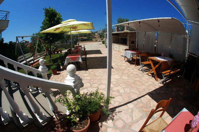 Hotel Chris - Genel