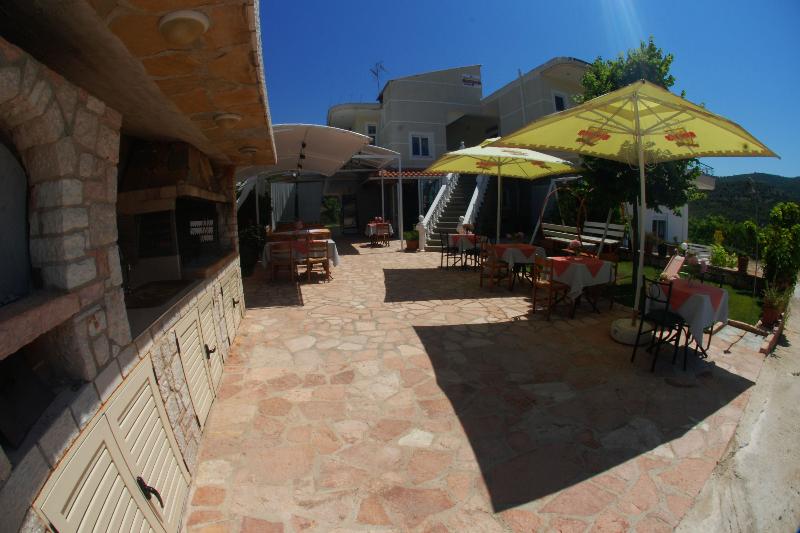 Hotel Chris - Genel