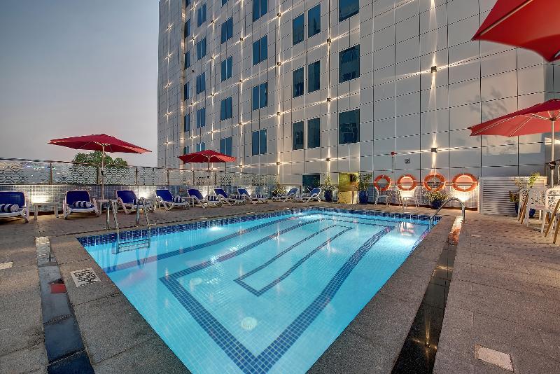 Omega Hotel Dubai - Havuz