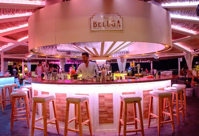 Elmi Suites Beach Hotel - Bar