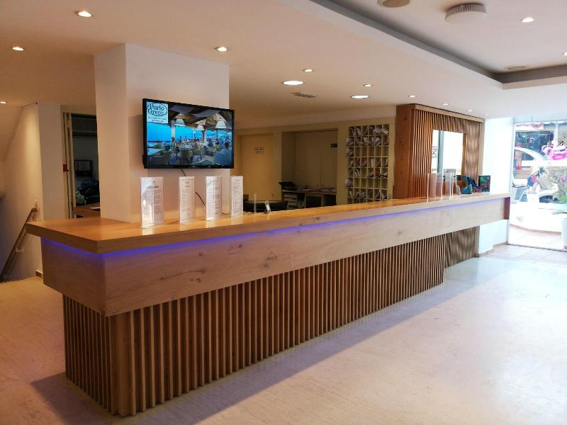 Elmi Suites Beach Hotel - Lobi